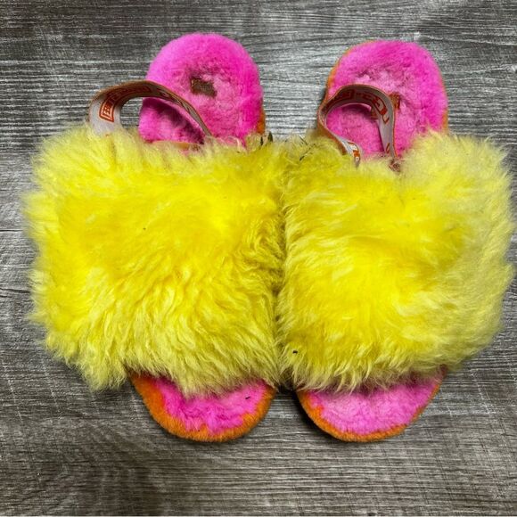 Ugg x Sesame Street Slippers Size 6 - Picture 1 of 9